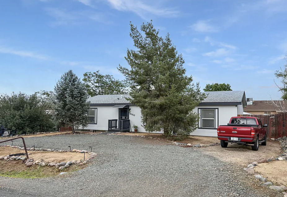 3BR Home in Prescott Valley , AZ photo 2