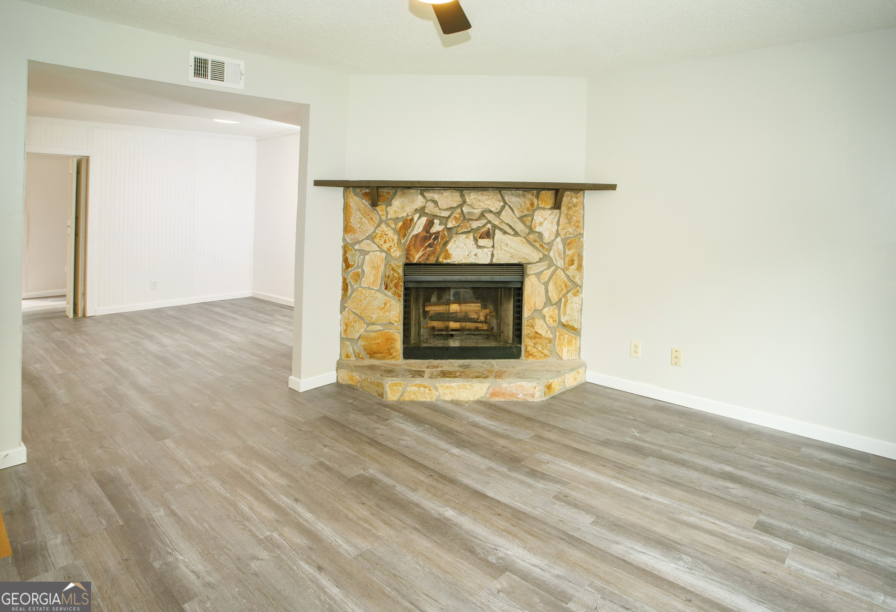 3BR Home in Macon โ Cash photo 3