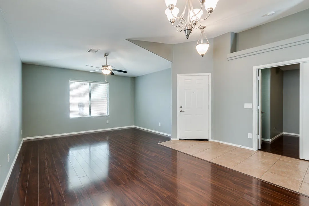 6BR Home in Maricopa , AZ photo 2