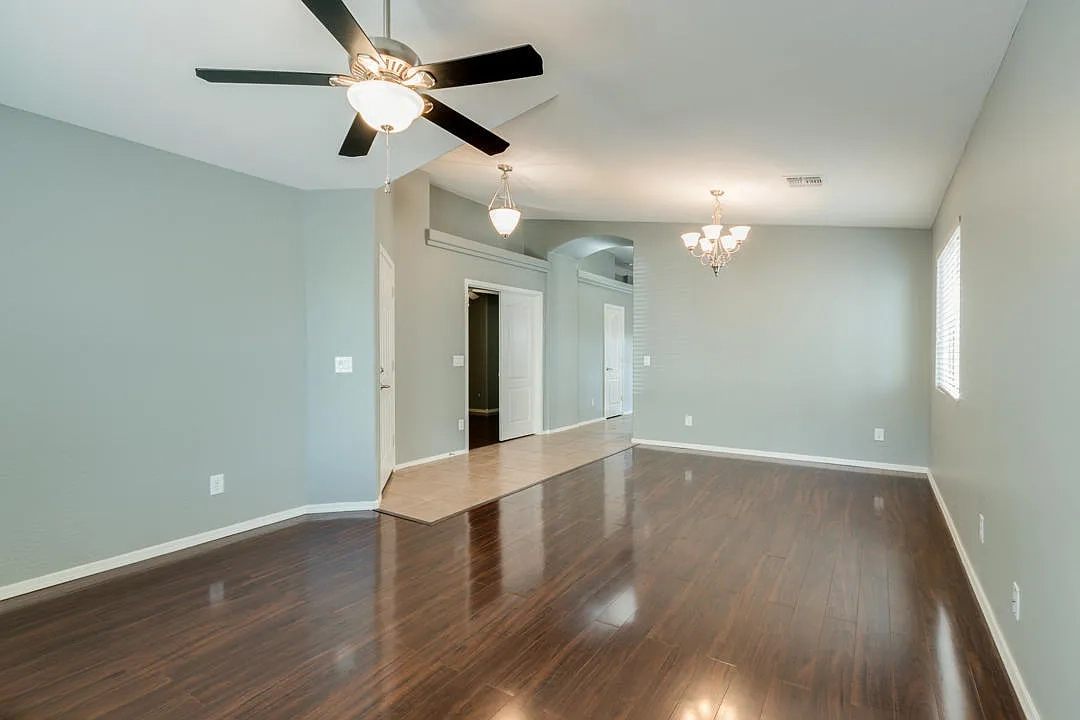 6BR Home in Maricopa , AZ photo 3