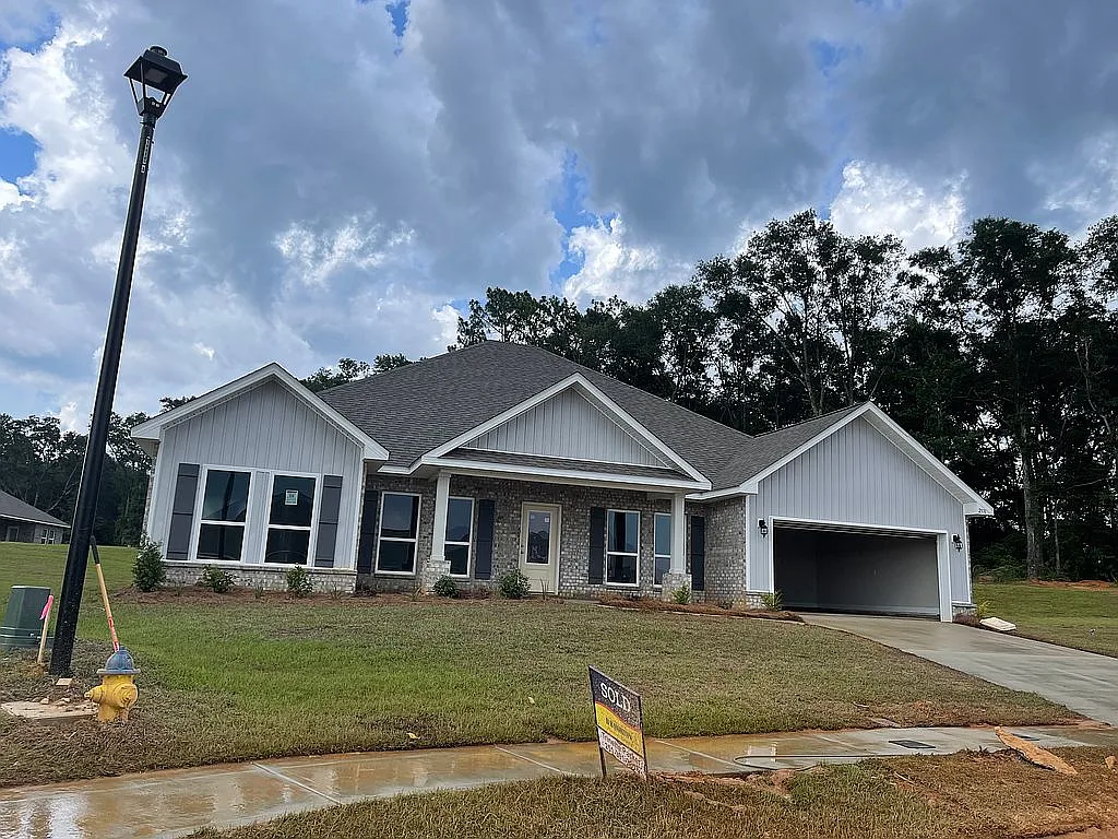 4BR Home in Semmes , AL