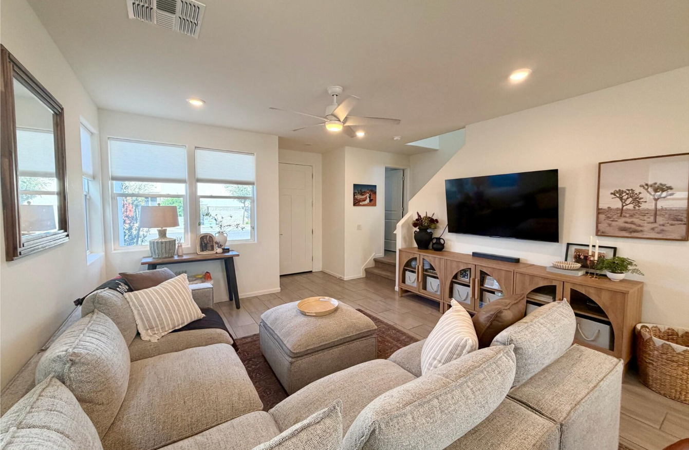 10BR Home in Apache Junction , AZ photo 3