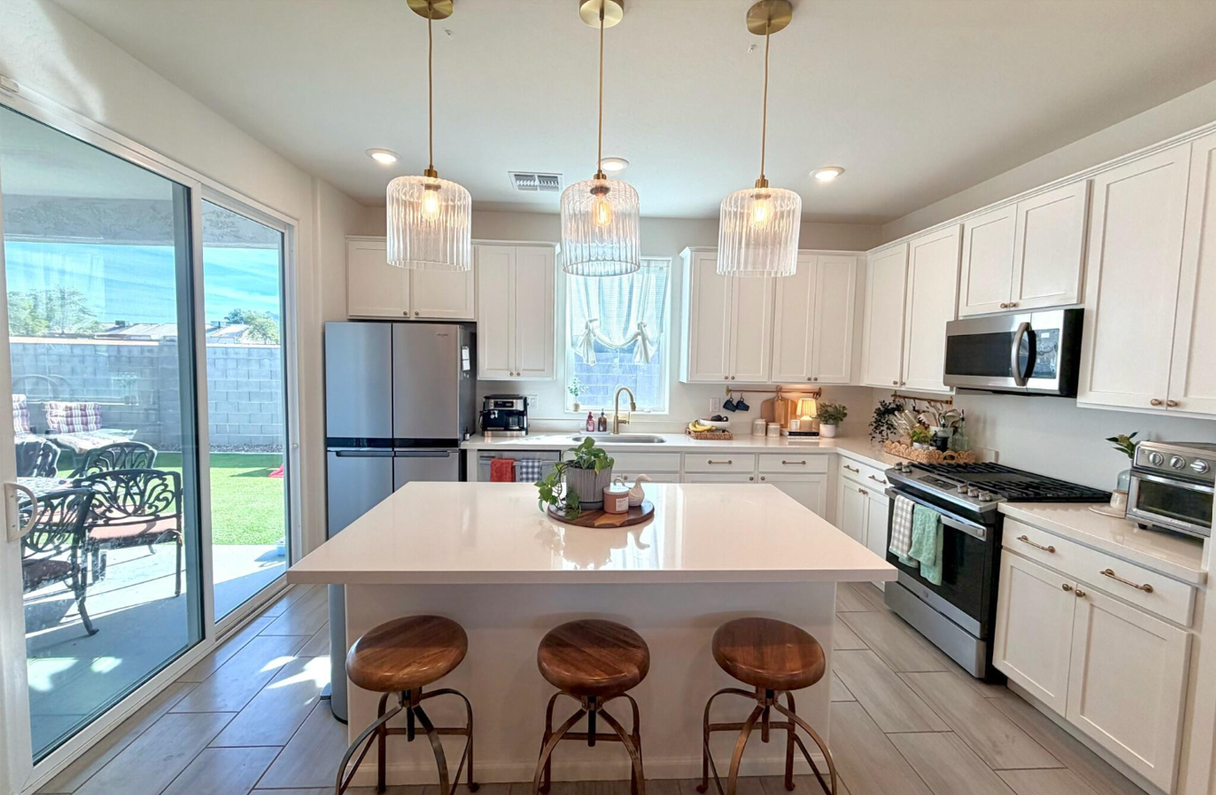 10BR Home in Apache Junction , AZ photo 4