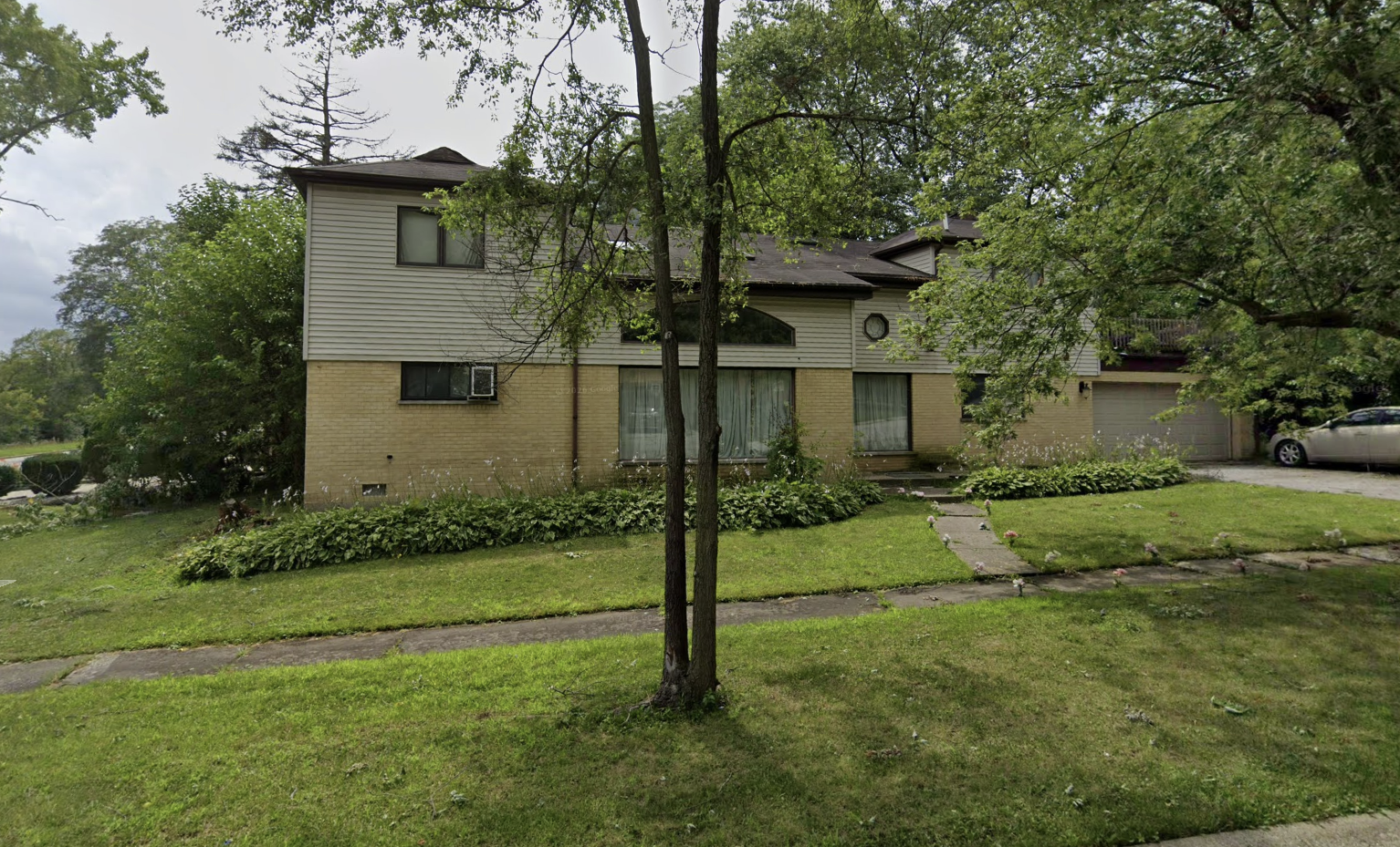 6BR Home in Hazel Crest , IL