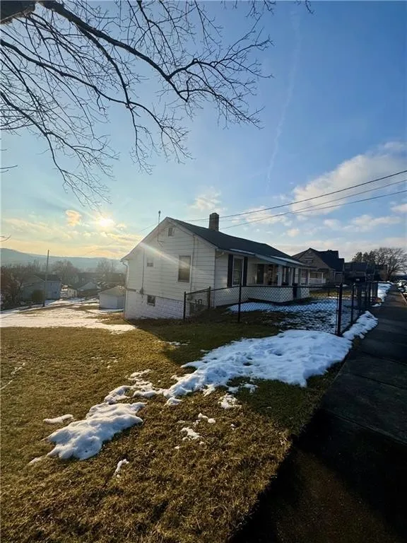 2BR Home in Leechburg , PA
