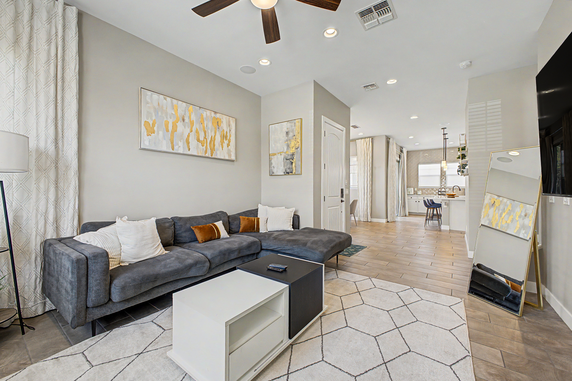 2BR Home in Chandler , AZ photo 2