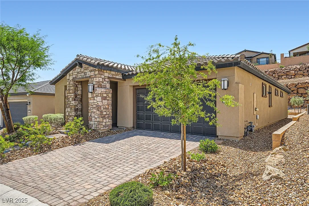 2BR Home in Henderson , NV