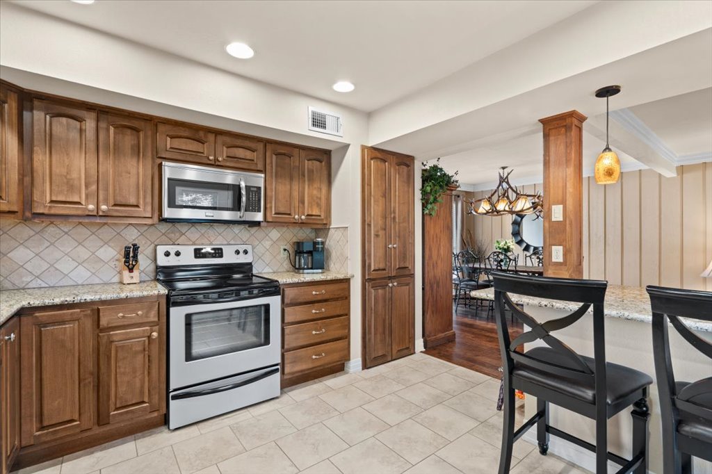 3BR Home in Lakeway , TX photo 2