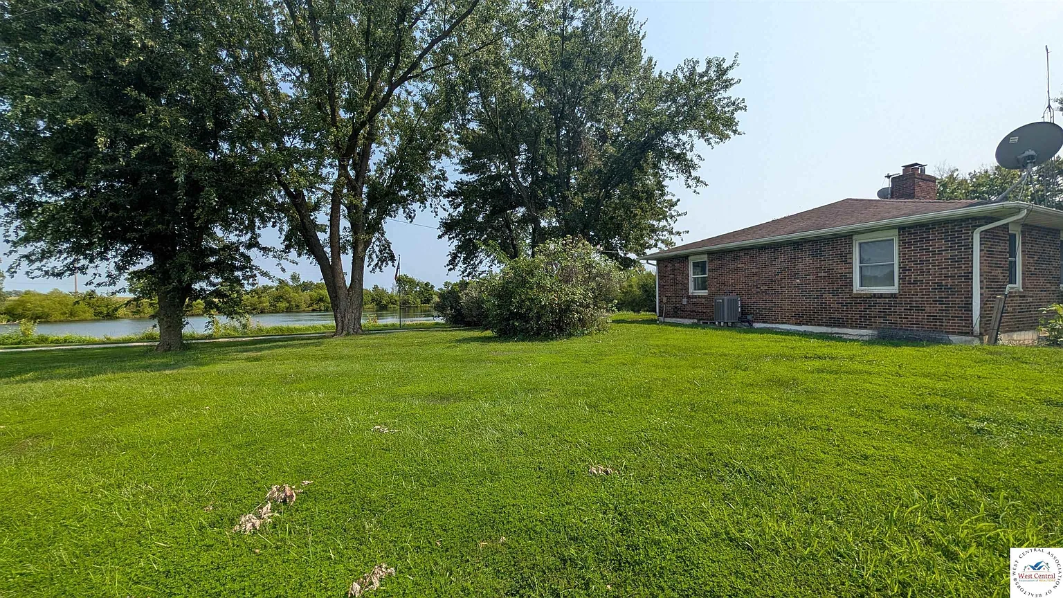 4BR Home in Windsor , MO photo 2