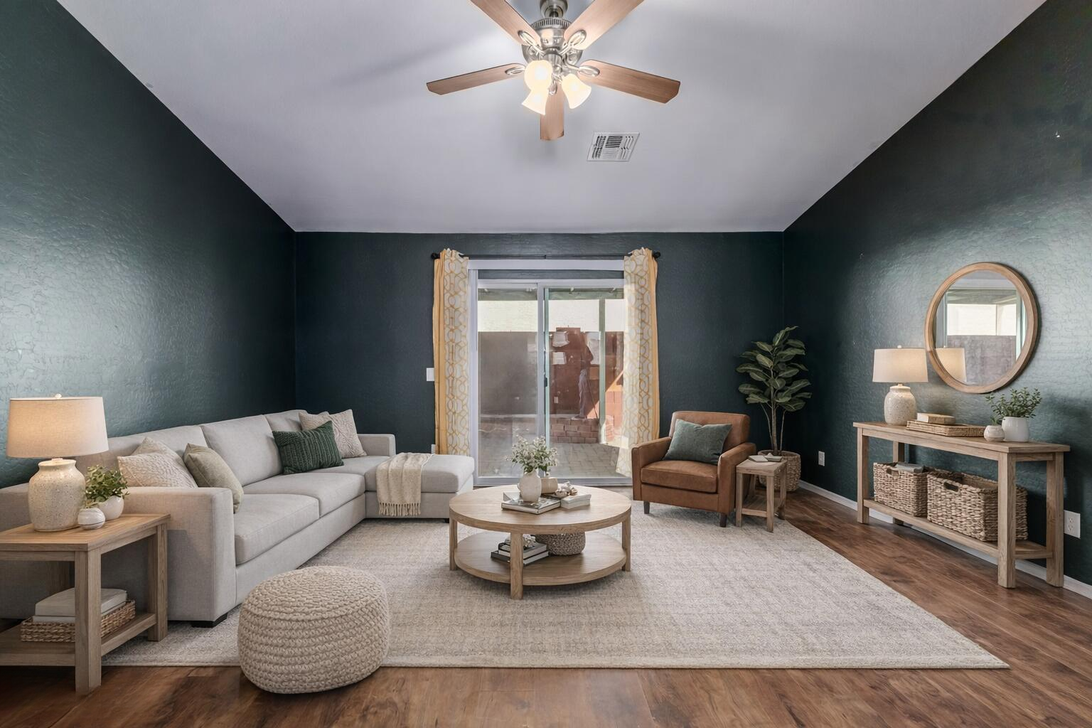 6BR Home in Phoenix , AZ photo 2