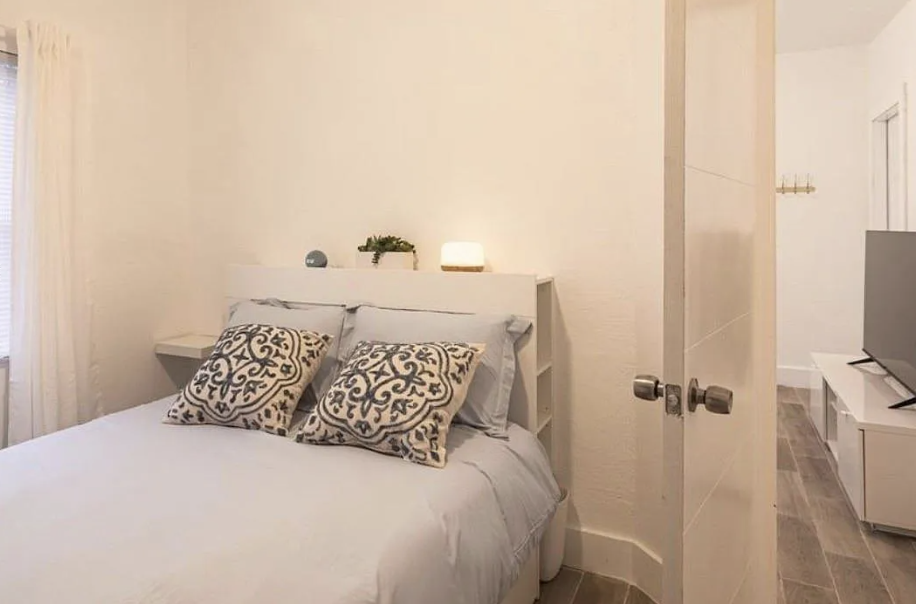9BR Home in Miami , FL photo 2