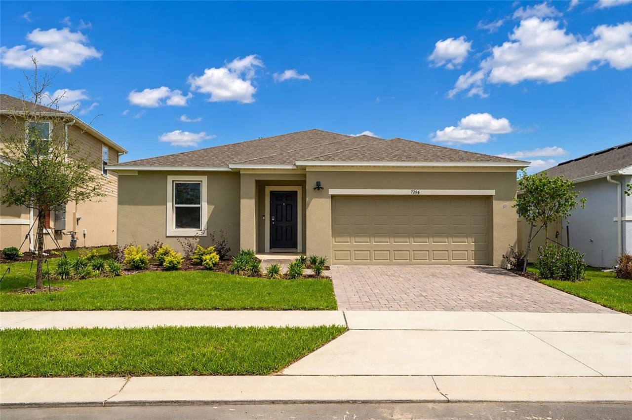 4BR Home in Groveland , FL