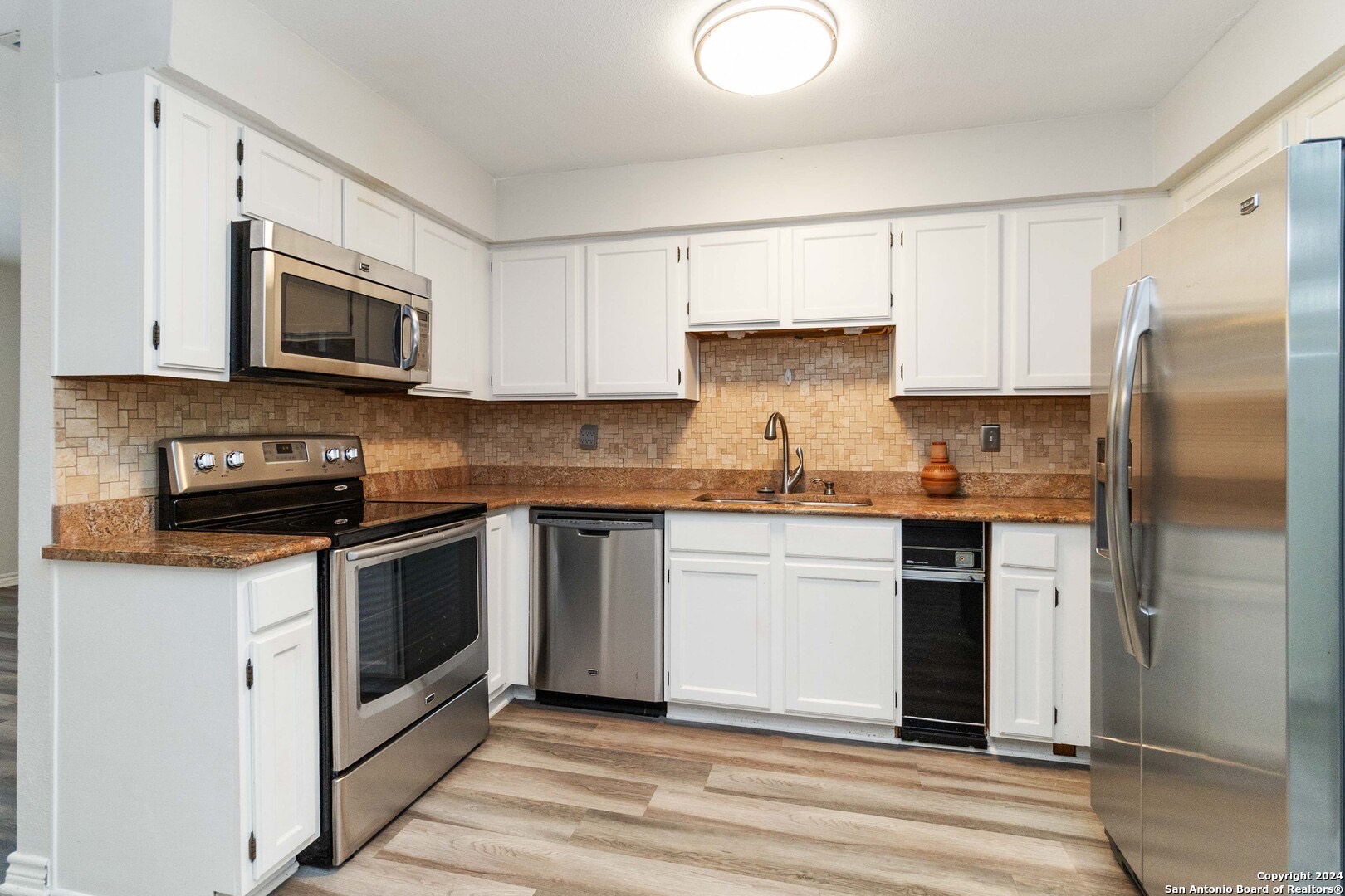 2BR Home in San Antonio , TX photo 2