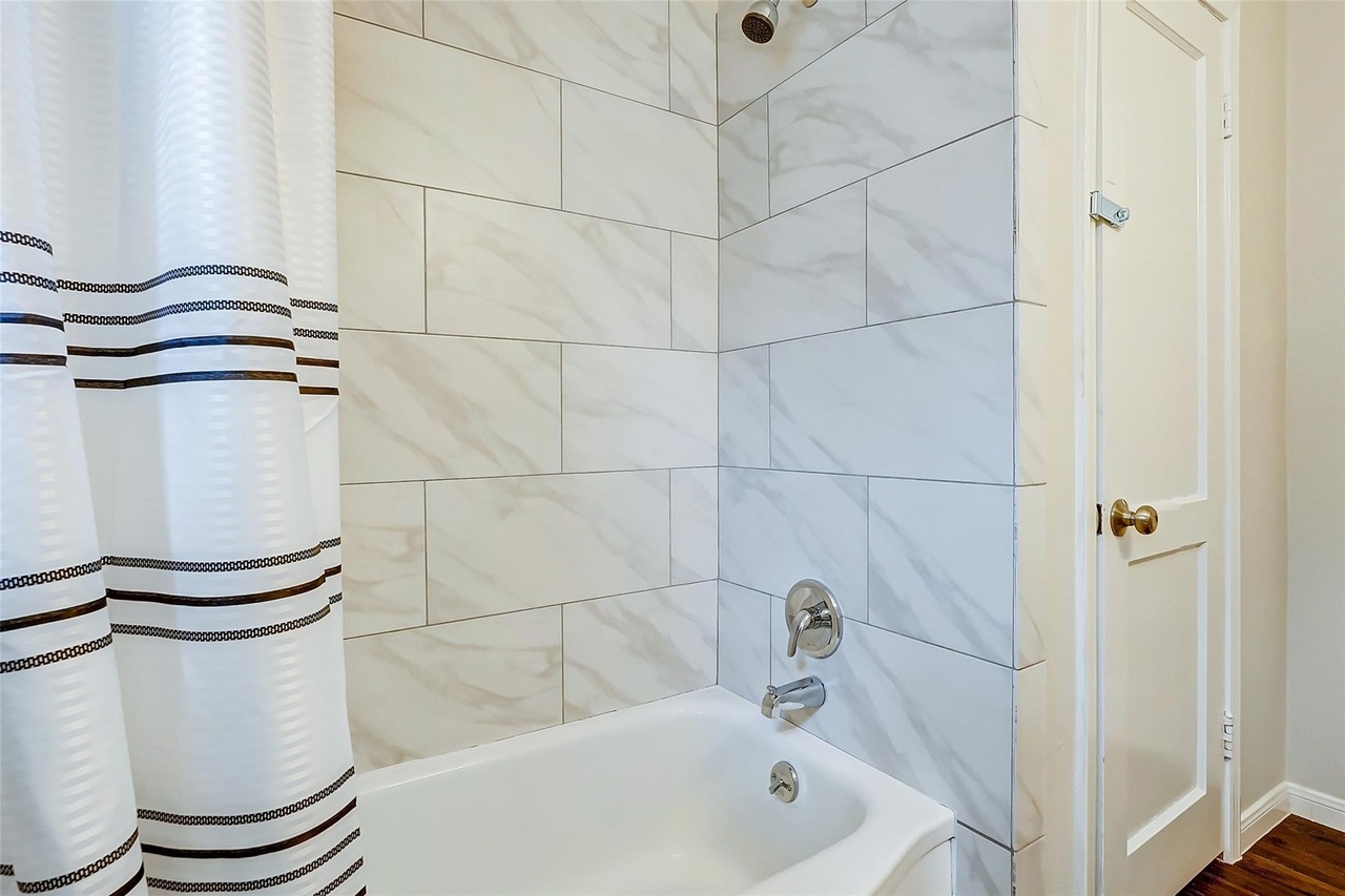 11BR Home in Houston , TX photo 3