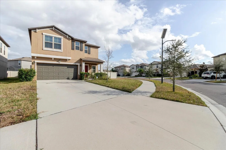 6BR Home in Sun City Center , FL photo 2