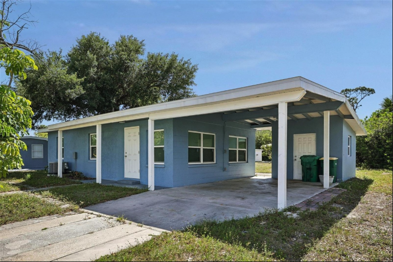 2BR Home in Port Charlotte , FL