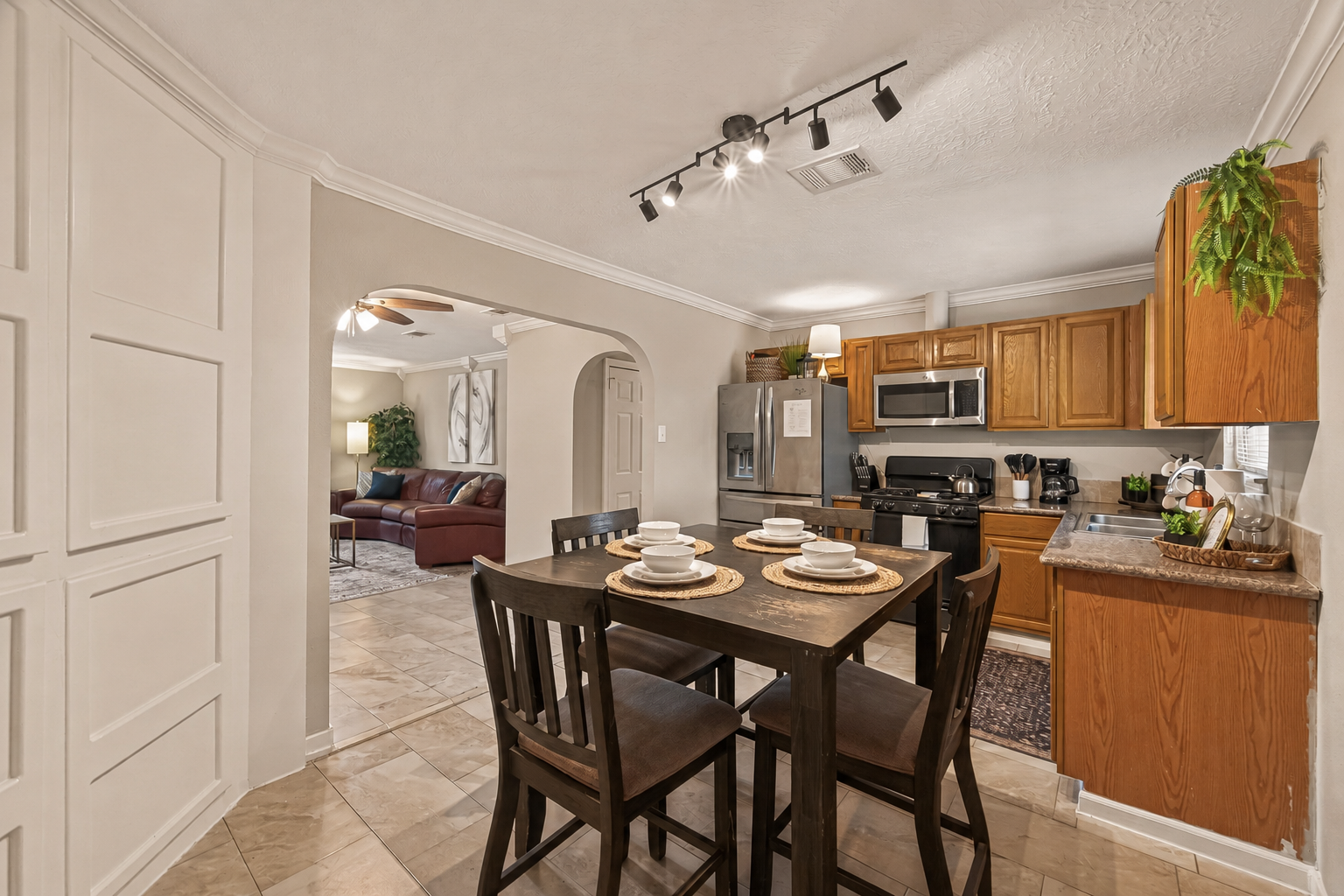 3BR Home in Houston , TX photo 3